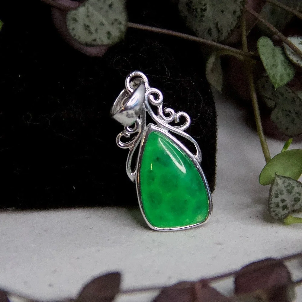 925 Thai Sterling Silver Green Jade‎ Teardrop Scrollwork Pendant Honeycomb Back